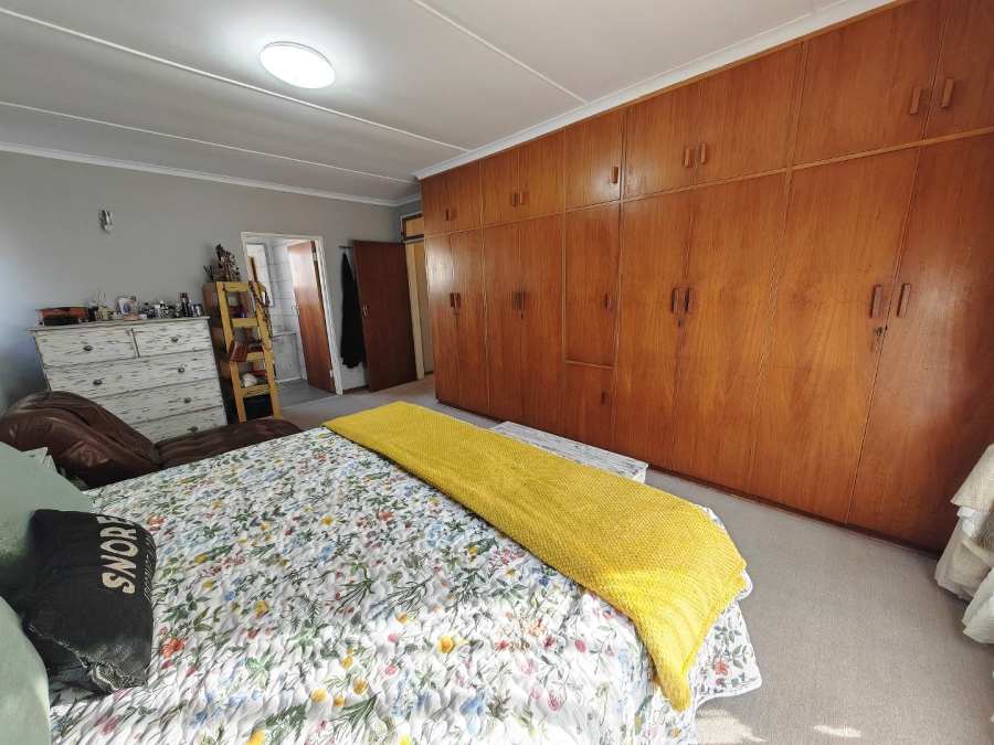 5 Bedroom Property for Sale in Heuwelsig Free State
